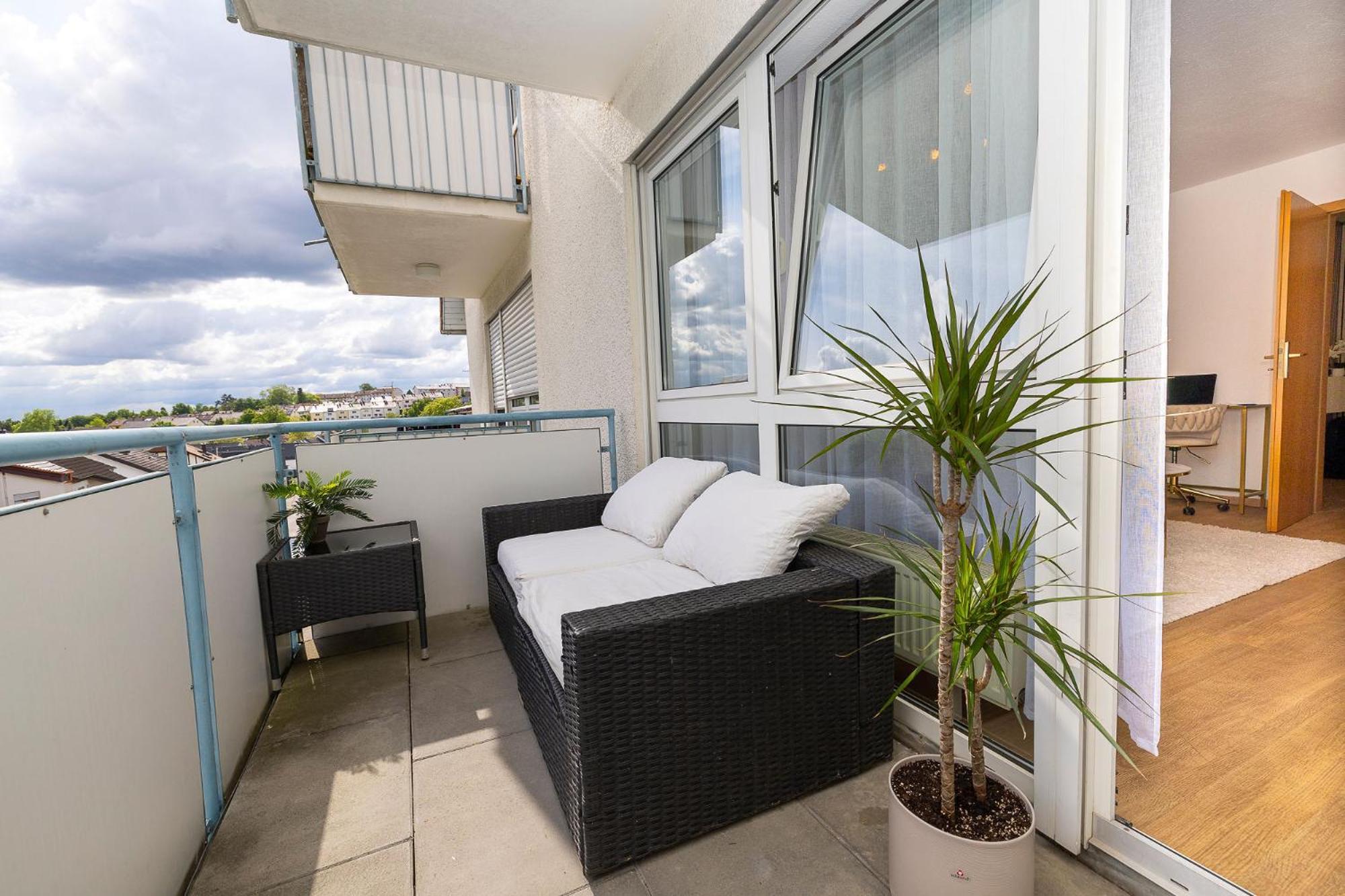 Luxx Home Bc, Zentral - Fuer 4 Personen - Balkon - Parken - Voll Ausgestattete Kueche Biberach an der Riß Dış mekan fotoğraf