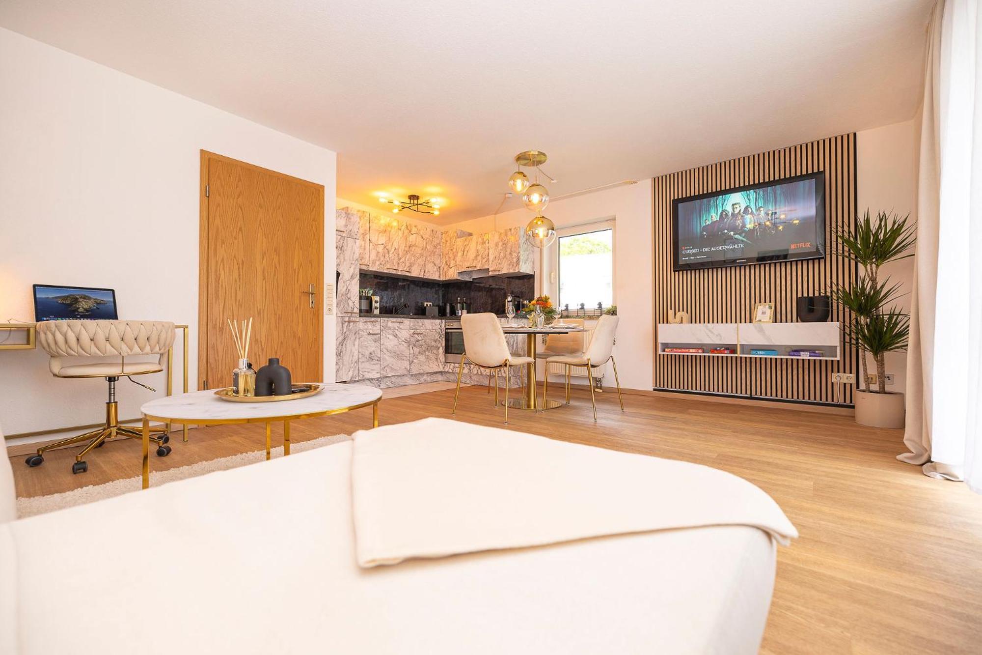 Luxx Home Bc, Zentral - Fuer 4 Personen - Balkon - Parken - Voll Ausgestattete Kueche Biberach an der Riß Dış mekan fotoğraf