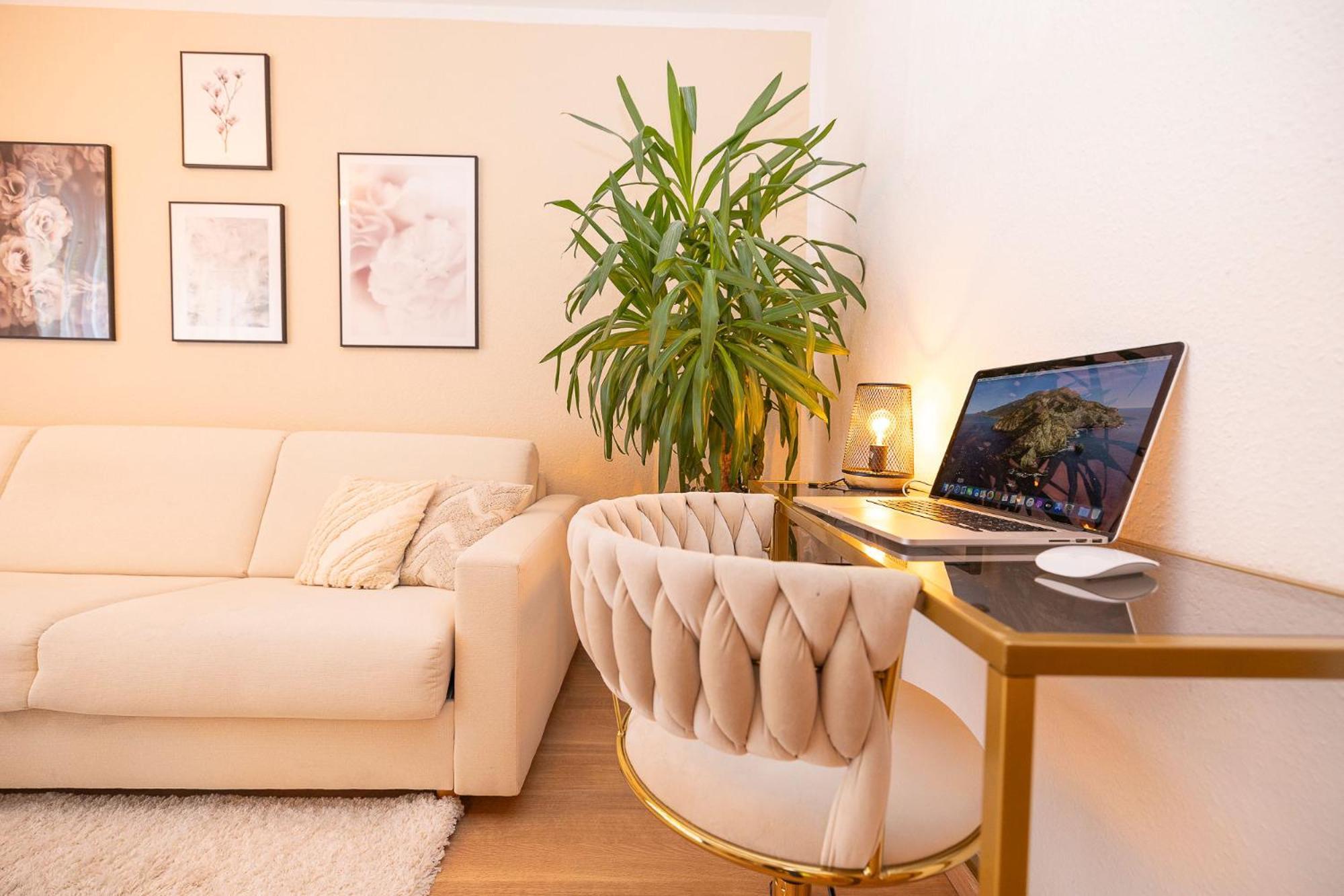 Luxx Home Bc, Zentral - Fuer 4 Personen - Balkon - Parken - Voll Ausgestattete Kueche Biberach an der Riß Dış mekan fotoğraf
