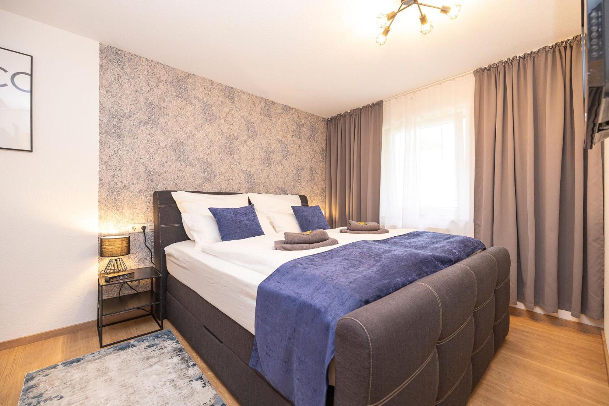 Luxx Home Bc, Zentral - Fuer 4 Personen - Balkon - Parken - Voll Ausgestattete Kueche Biberach an der Riß Dış mekan fotoğraf