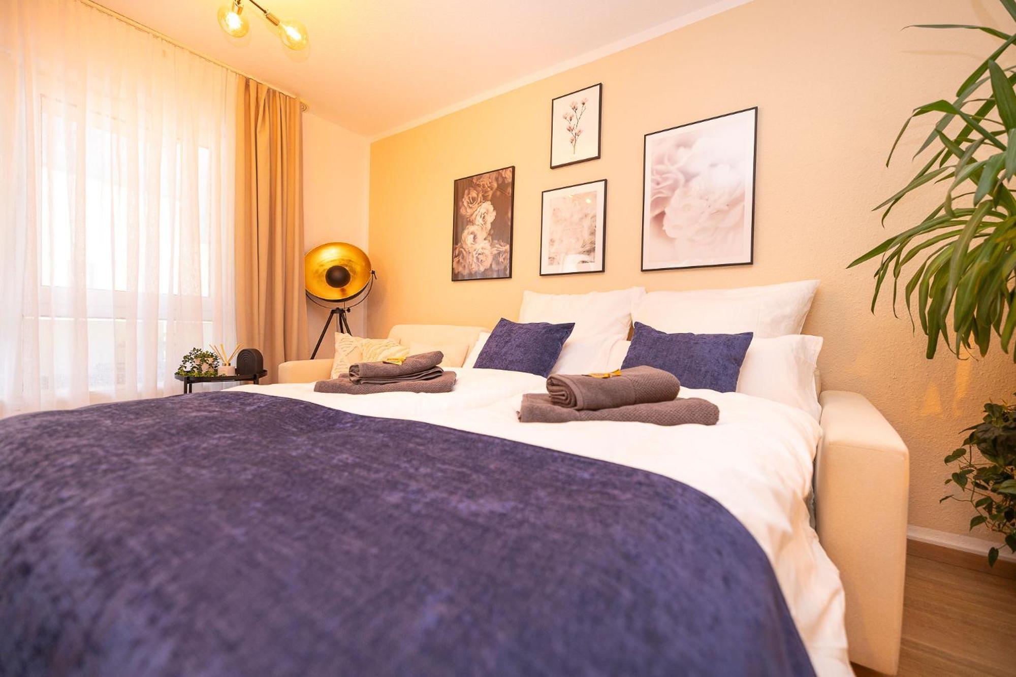 Luxx Home Bc, Zentral - Fuer 4 Personen - Balkon - Parken - Voll Ausgestattete Kueche Biberach an der Riß Dış mekan fotoğraf
